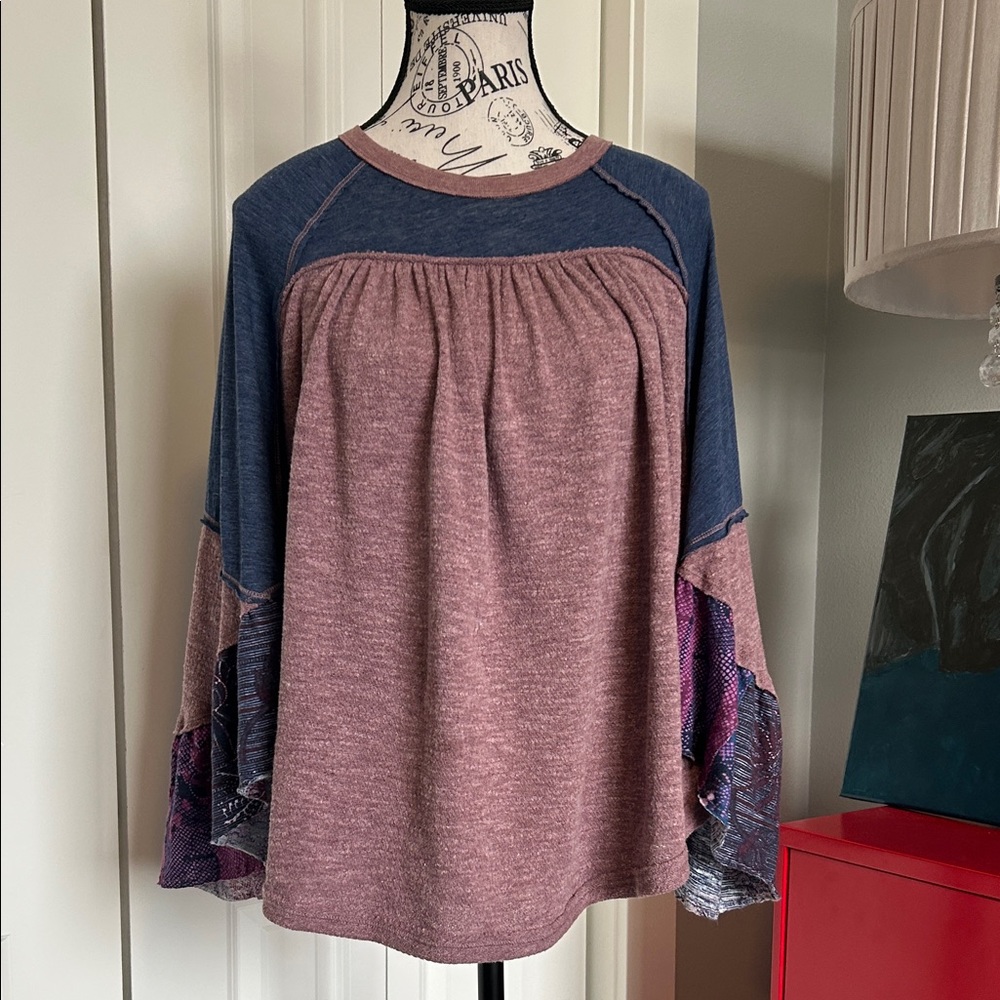 NWOT blue and pink women’s kimono sleeve top by Free People